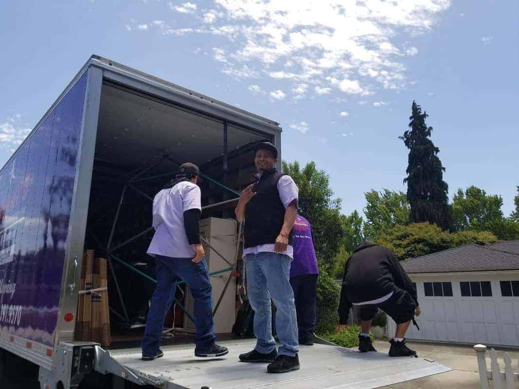 student moving services team